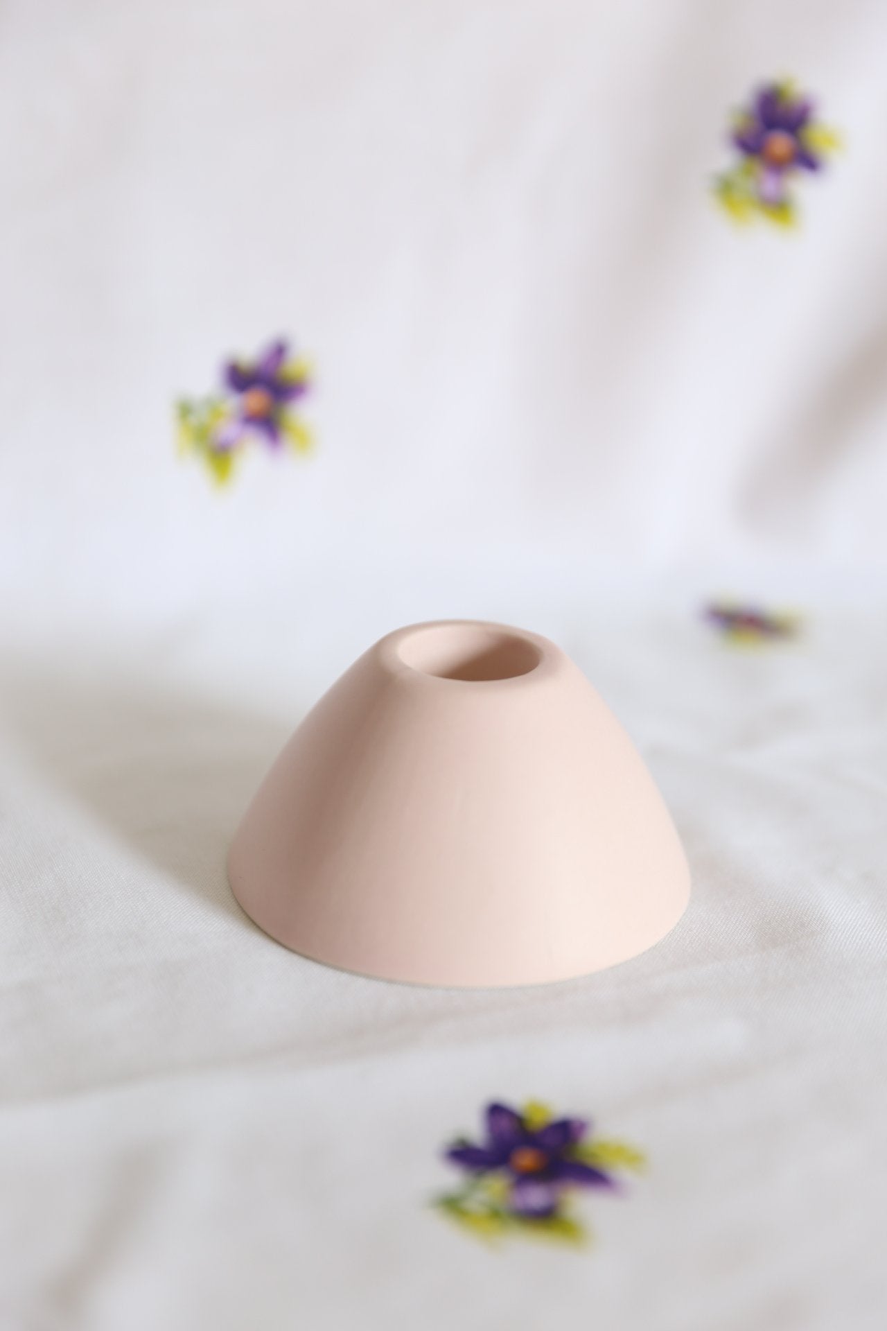 Dome dinner candle holder